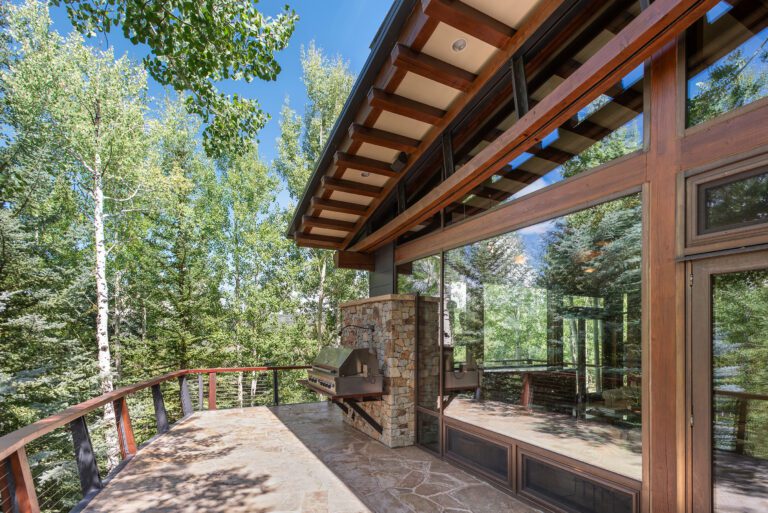 385PineCrest_Med23082610