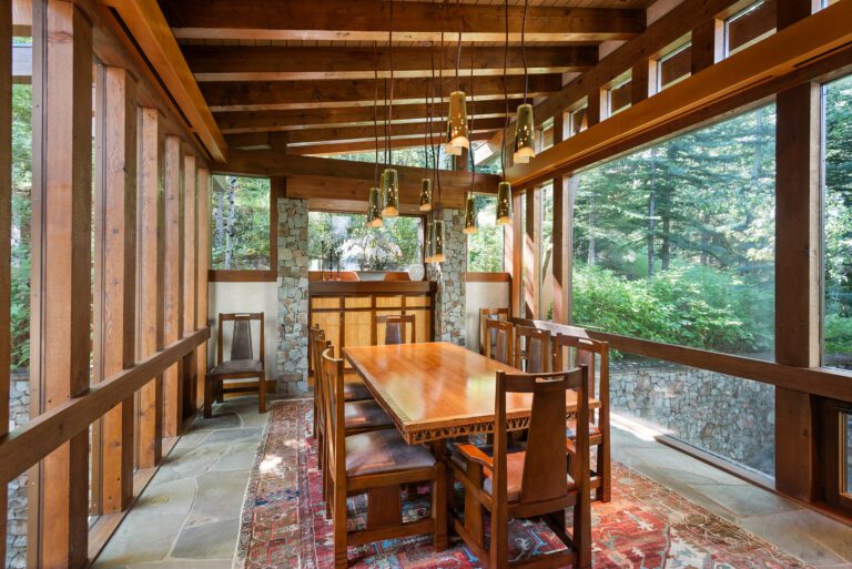 385PineCrest_Med23082643