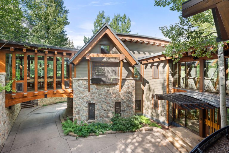 385PineCrest Med23082646