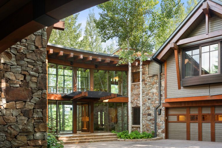 385PineCrest_Med23082650